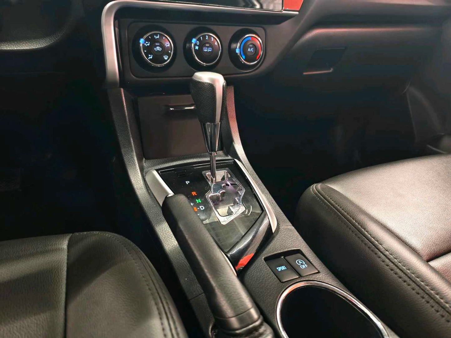 丰田 2018款 卡罗拉 1.2T 无级 GL 智享版 自动挡