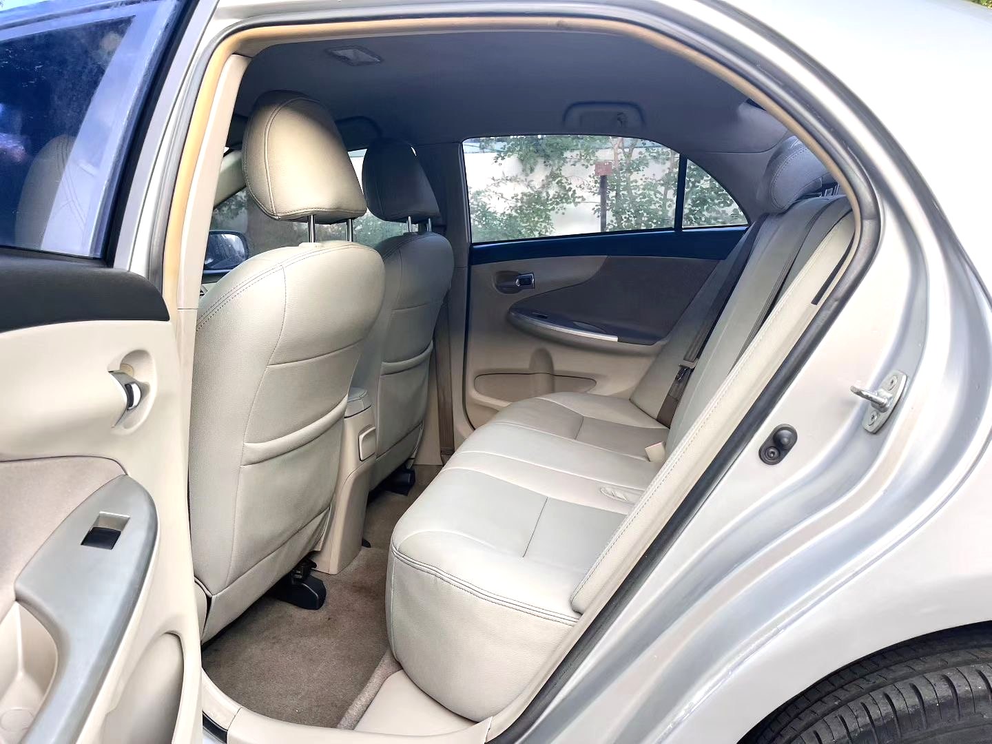 Toyota Corolla 2012 года выпуска 1.6 GL Premium Edition с автоматической коробкой передач