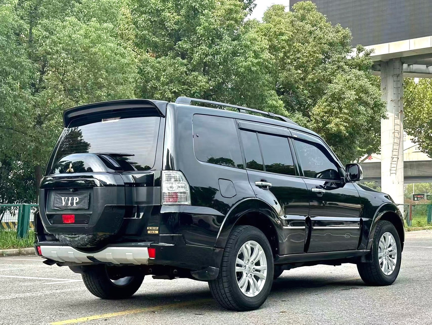 三菱 帕杰罗(进口) 2018款 帕杰罗 3.8GLS天窗 双差 自动挡