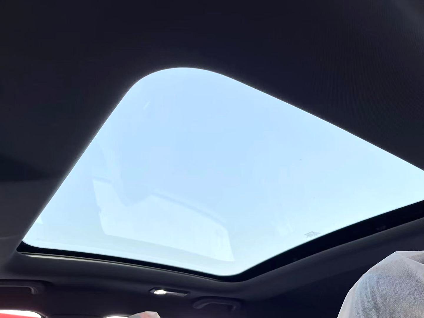 长安 2024款 UNI-V 1.5T 尊贵运动型 自动挡