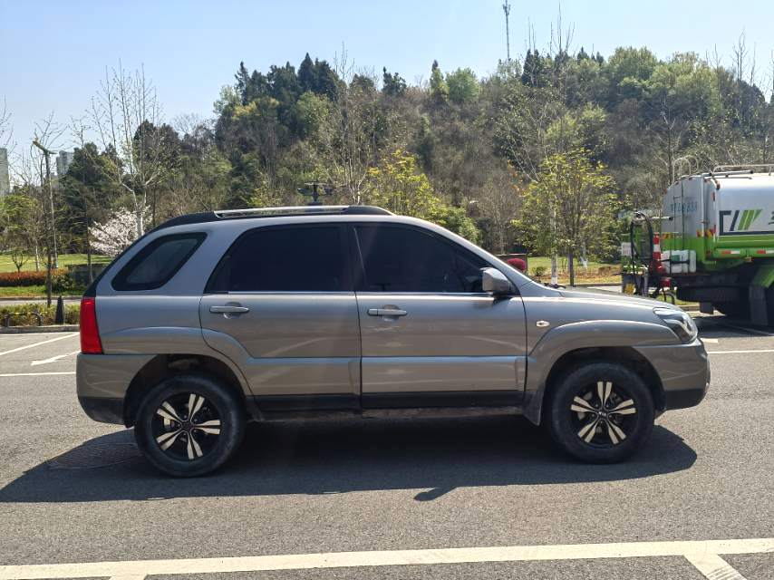 起亚 2013款 狮跑 2.0 DLX 两驱 自动挡