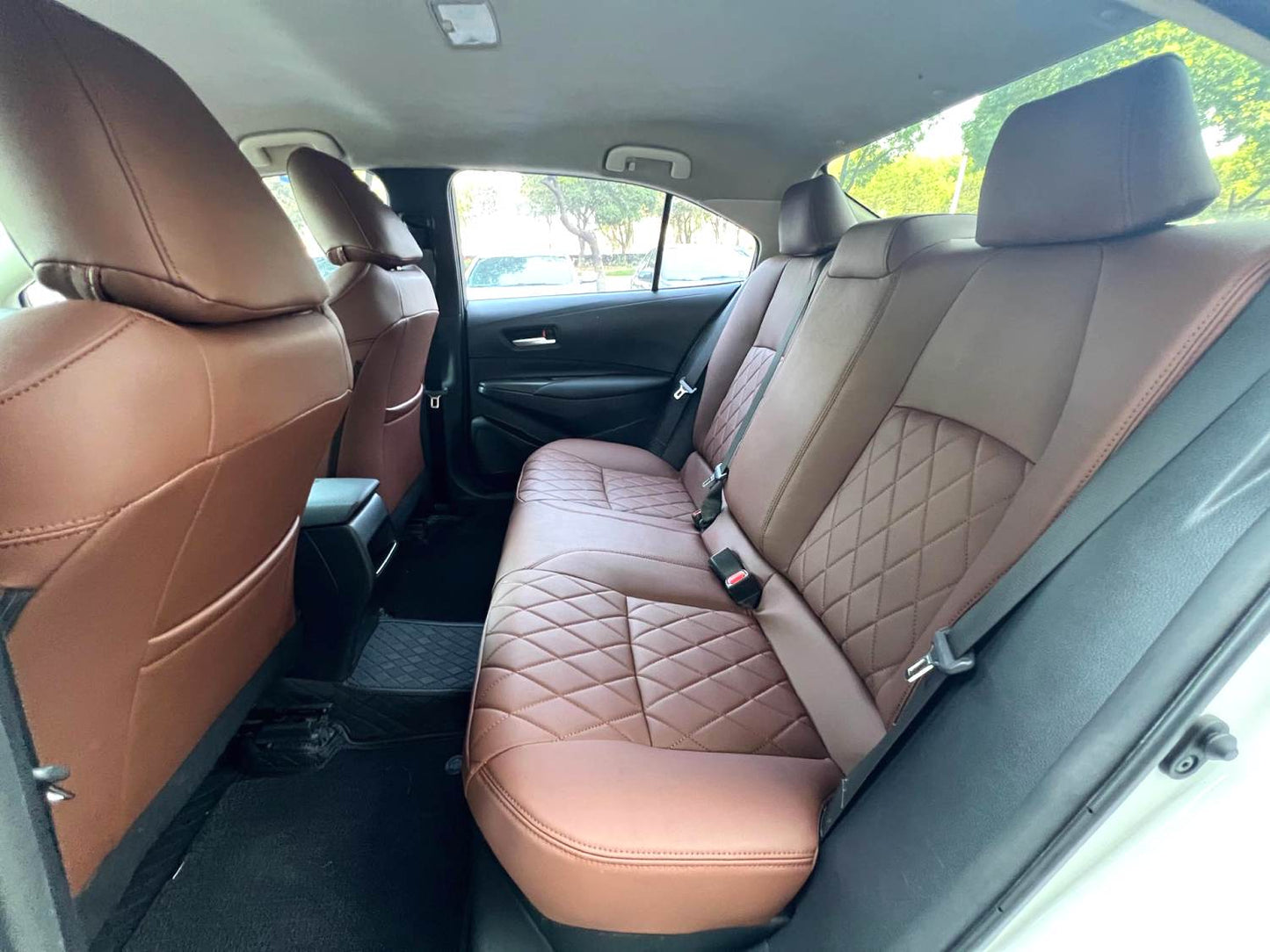 丰田 2022款 卡罗拉双擎 1.8 无级 先锋版 自动挡