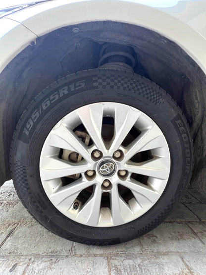 丰田 2022款 卡罗拉双擎 1.8 无级 先锋版 自动挡