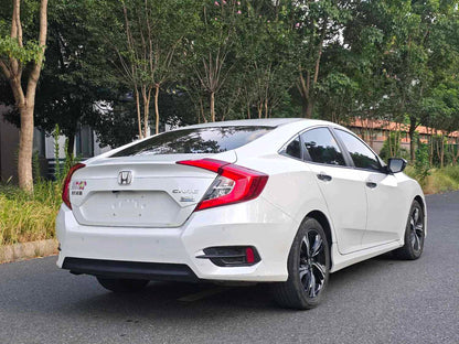 本田 2019款 思域 1.5T 无级 220TURBO劲擎版 自动挡