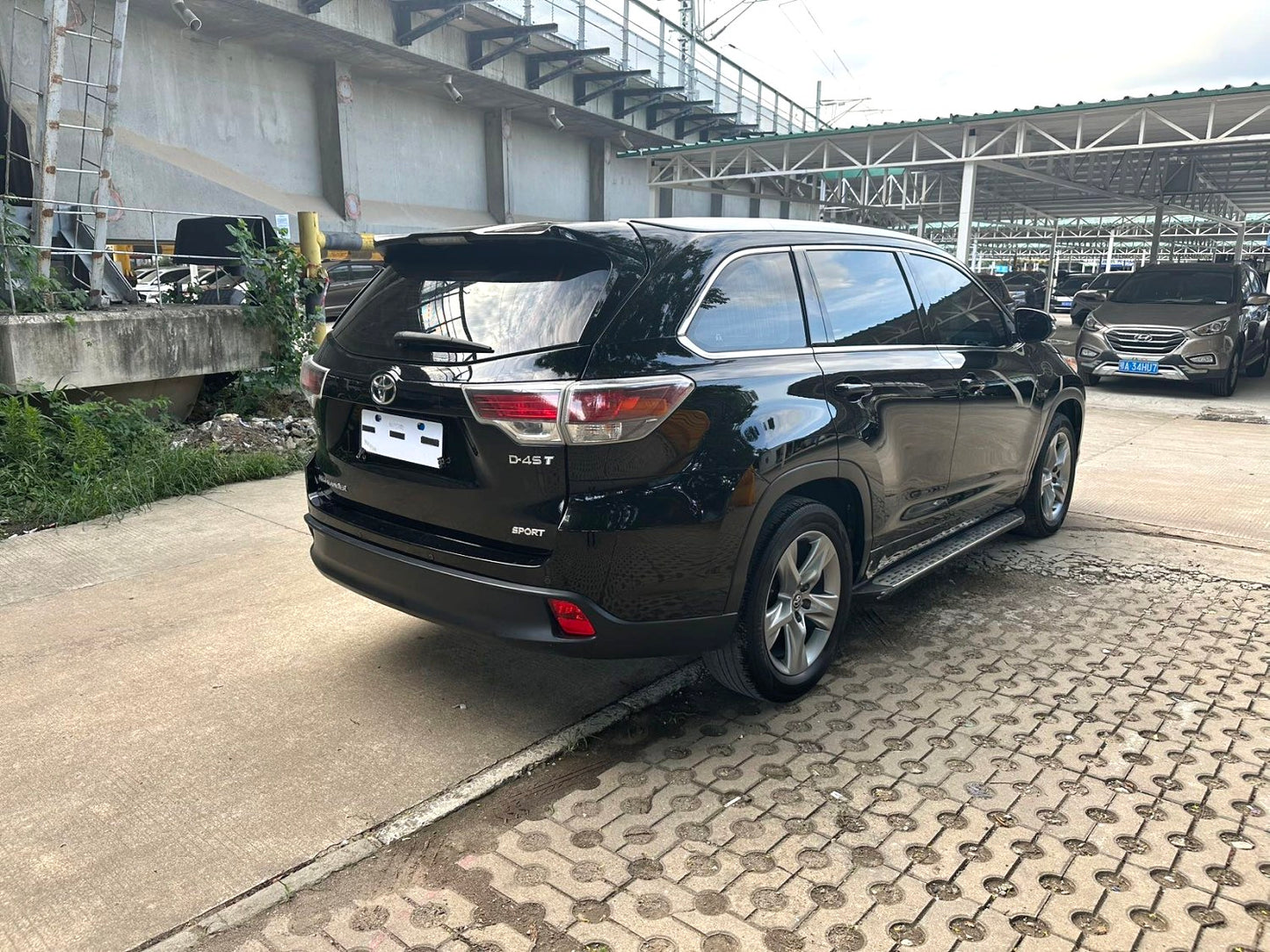 丰田 2017款 汉兰达 2.0T 两驱豪华导航版7座 自动挡