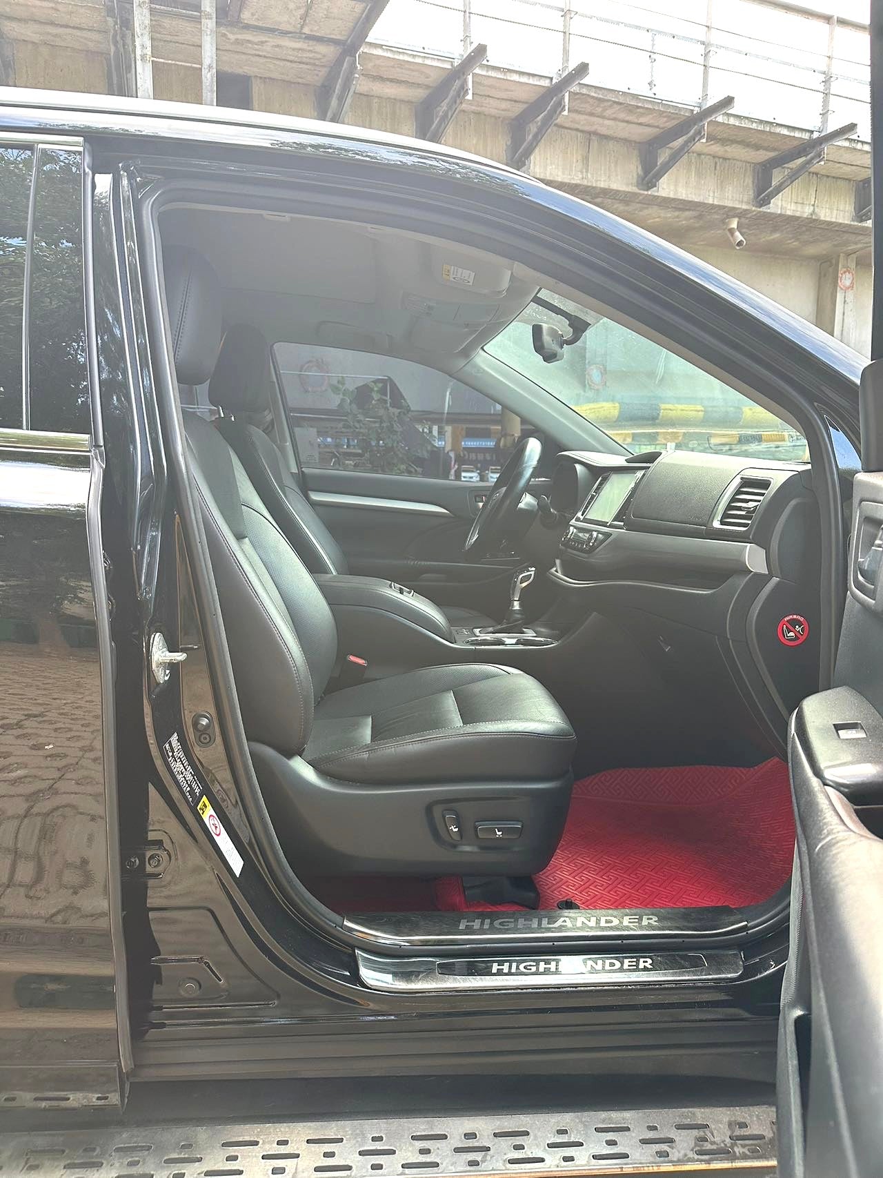 丰田 2017款 汉兰达 2.0T 两驱豪华导航版7座 自动挡