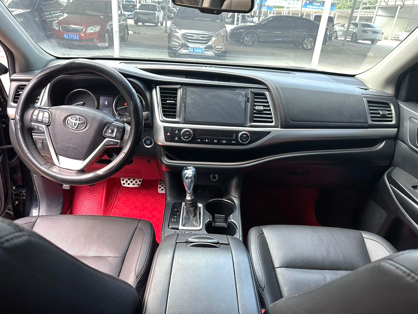 丰田 2017款 汉兰达 2.0T 两驱豪华导航版7座 自动挡