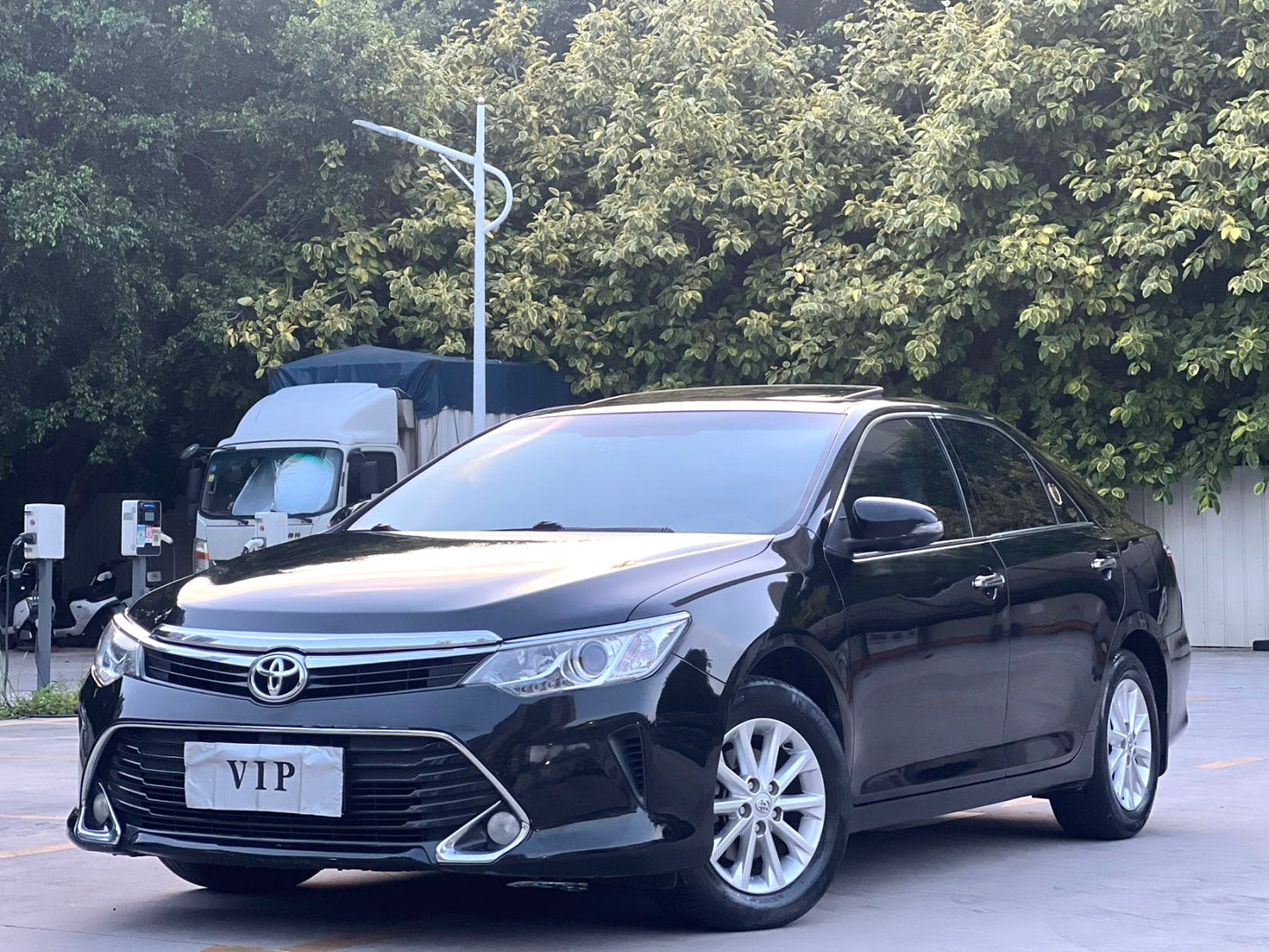 Toyota Camry 2.0E 10th Anniversary Elite Edition 2016 года с автоматической коробкой передач