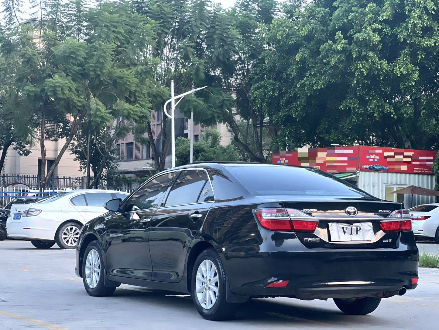 Toyota Camry 2.0E 10th Anniversary Elite Edition 2016 года с автоматической коробкой передач