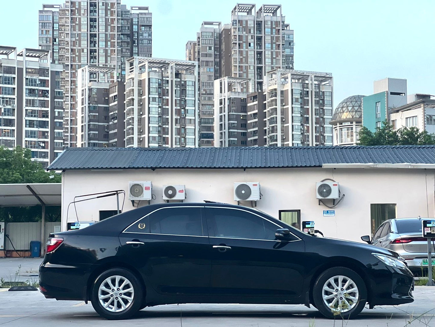 Toyota Camry 2.0E 10th Anniversary Elite Edition 2016 года с автоматической коробкой передач