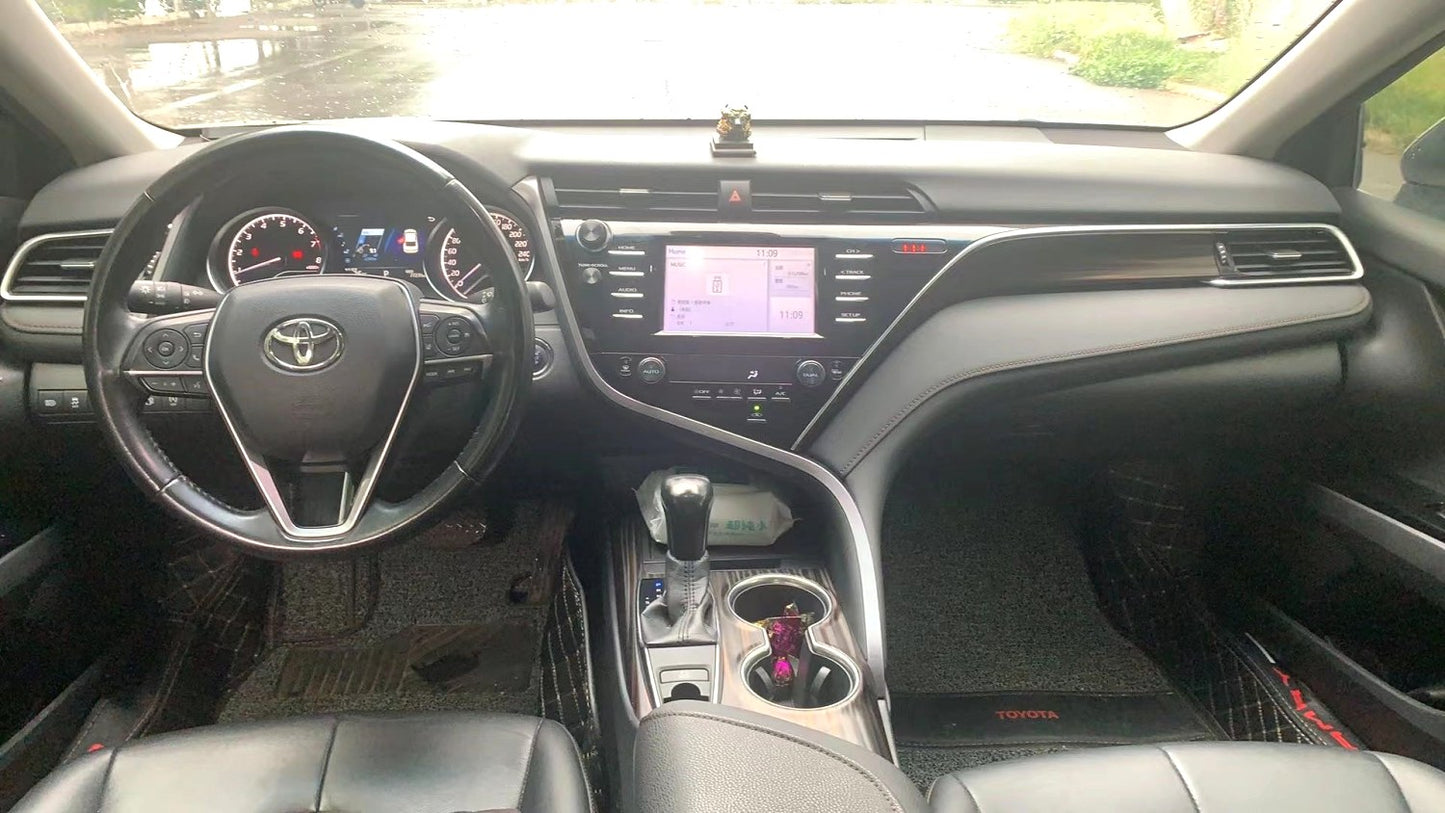 丰田 2018款 凯美瑞 2.0G 豪华版 自动挡