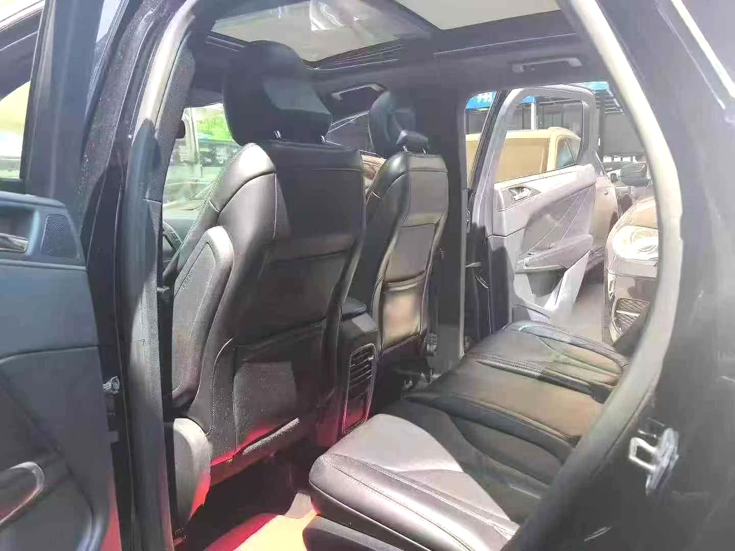 林肯 MKC(进口) 2019款 MKC 2.0T 两驱尊享版 自动挡