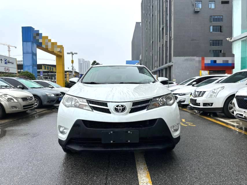 Toyota RAV4 2.0 CVT 2WD Urban Edition 2015 года, автоматическая коробка передач