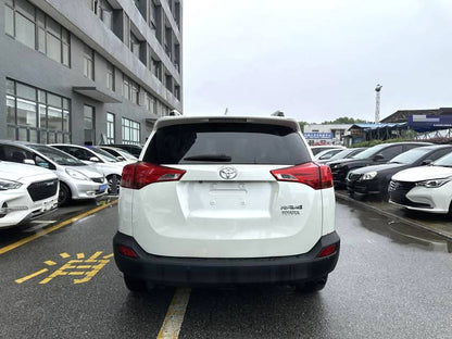 Toyota RAV4 2.0 CVT 2WD Urban Edition 2015 года, автоматическая коробка передач