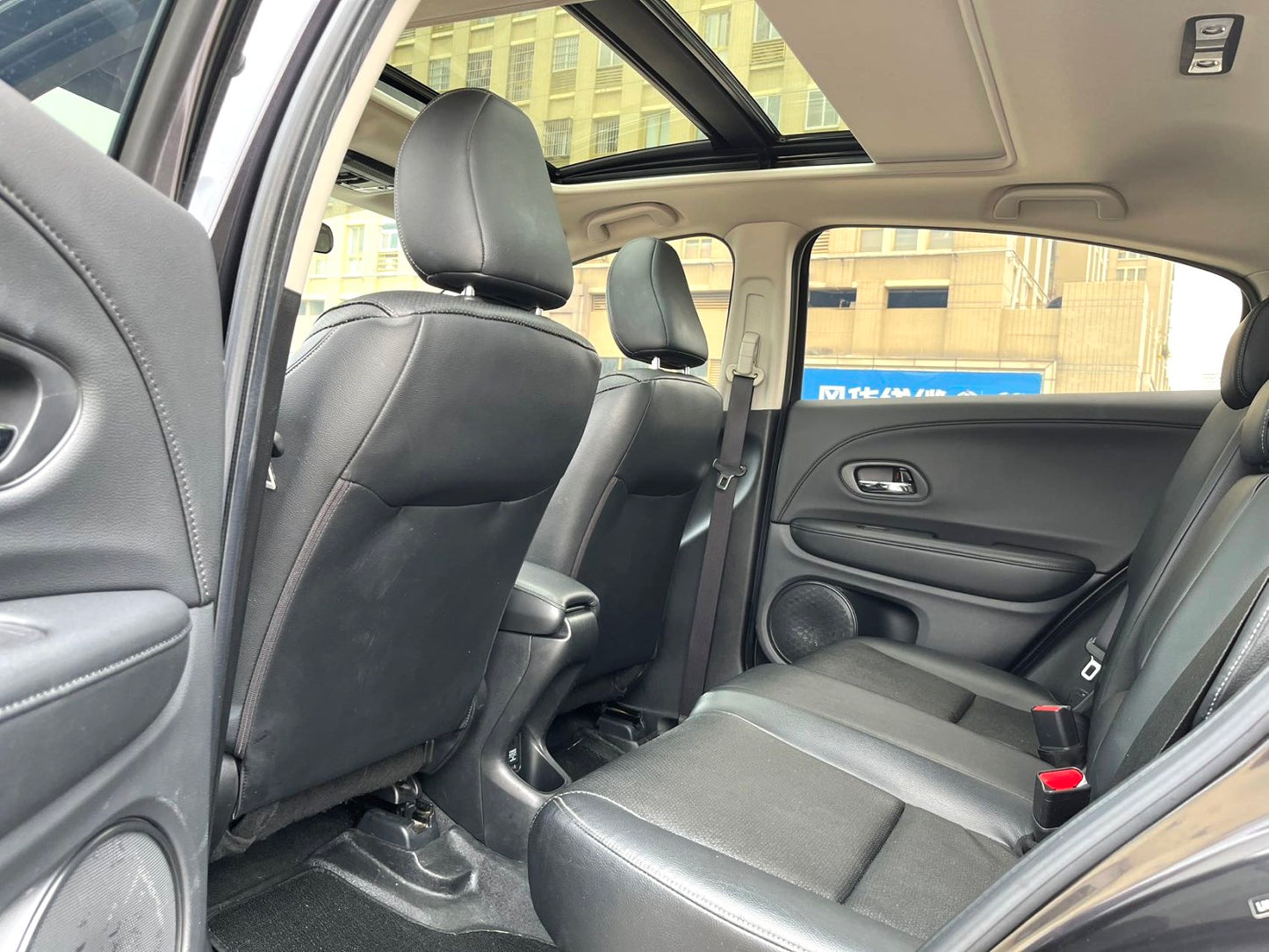 Honda Vezel 1.5 CVT Luxury 2020 года с автоматической коробкой передач