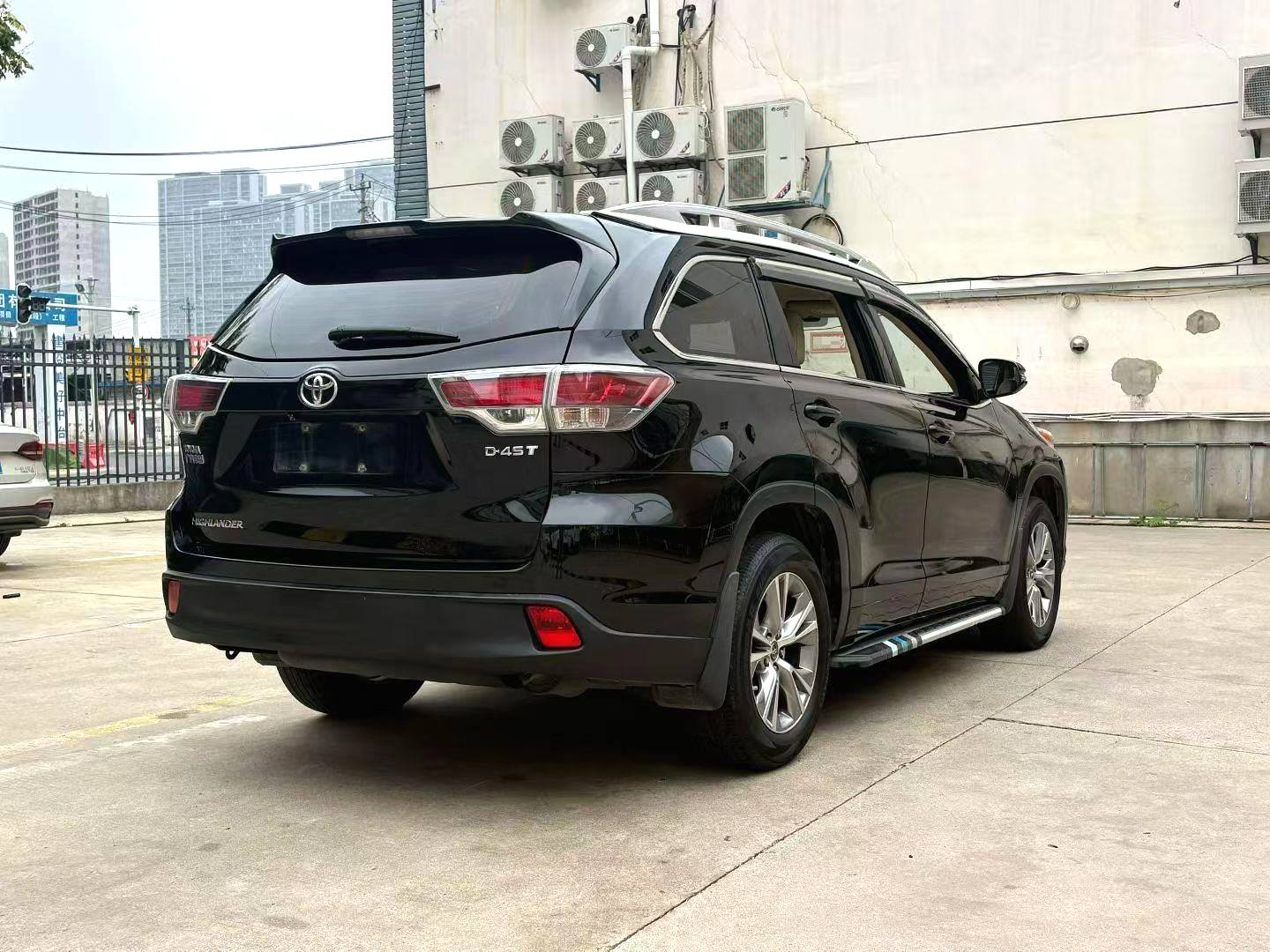 丰田 2017款 汉兰达 2.0T 两驱精英版5座 自动挡