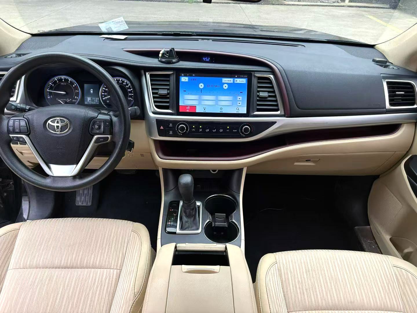 丰田 2017款 汉兰达 2.0T 两驱精英版5座 自动挡