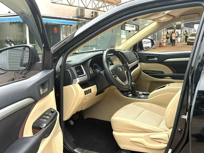 丰田 2017款 汉兰达 2.0T 两驱精英版5座 自动挡