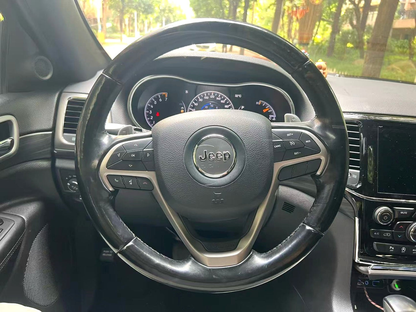 Jeep Grand Cherokee 2020 (импортированный) 3.0 Professional Navigation Edition с автоматической коробкой передач