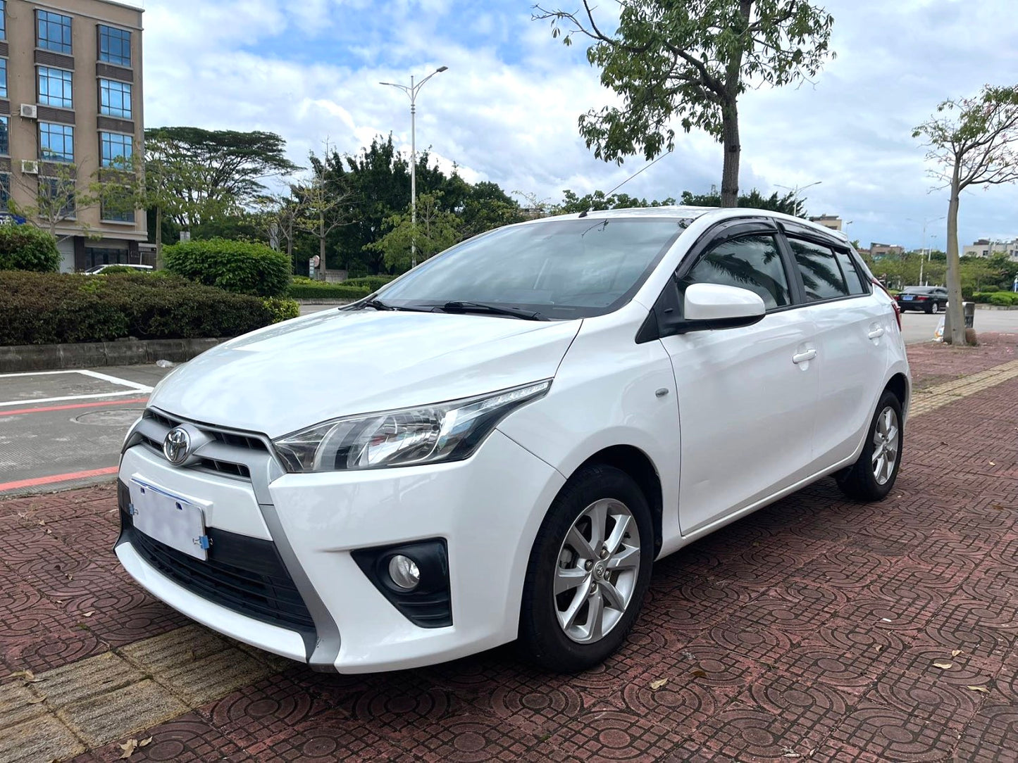 Toyota Yaris L 1.5G Dynamic Edition 2014 года, автоматическая коробка передач