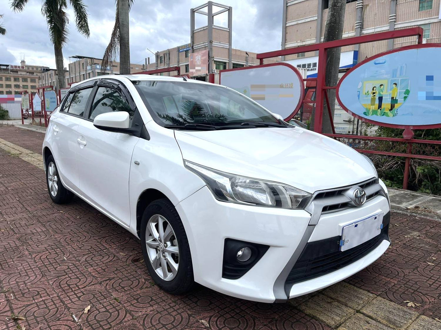 Toyota Yaris L 1.5G Dynamic Edition 2014 года, автоматическая коробка передач