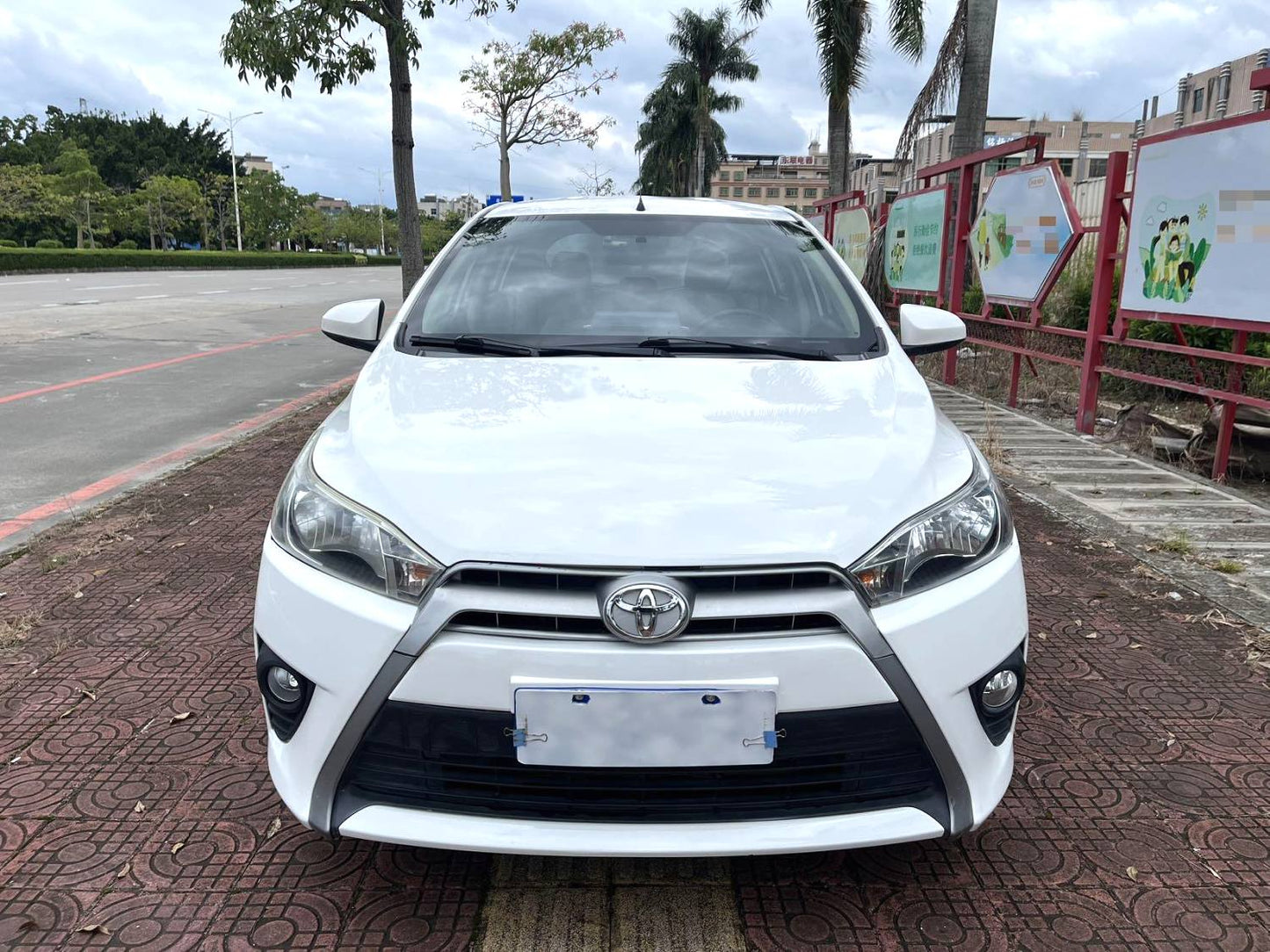 Toyota Yaris L 1.5G Dynamic Edition 2014 года, автоматическая коробка передач