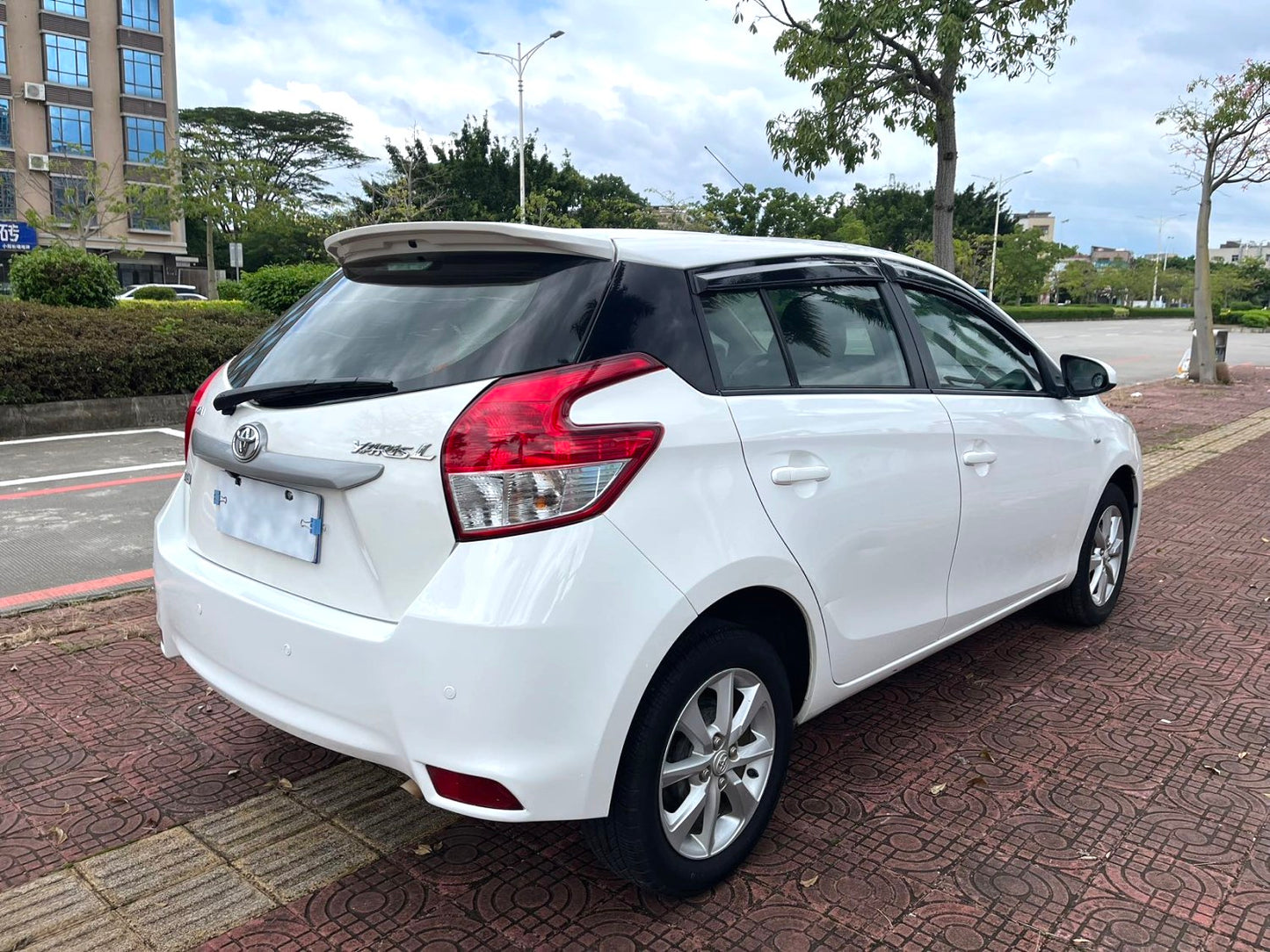 Toyota Yaris L 1.5G Dynamic Edition 2014 года, автоматическая коробка передач