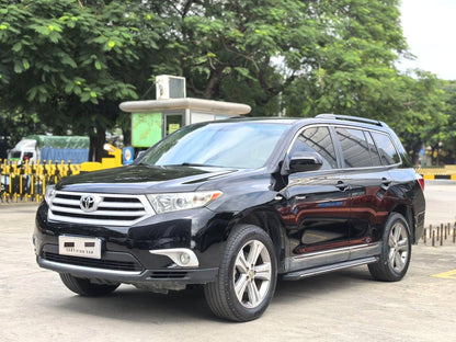 Toyota Highlander 2012 года выпуска, 2.7, 2WD, 7-местный, автоматическая коробка передач класса люкс