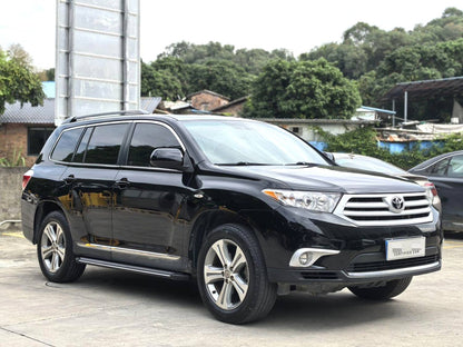 Toyota Highlander 2012 года выпуска, 2.7, 2WD, 7-местный, автоматическая коробка передач класса люкс