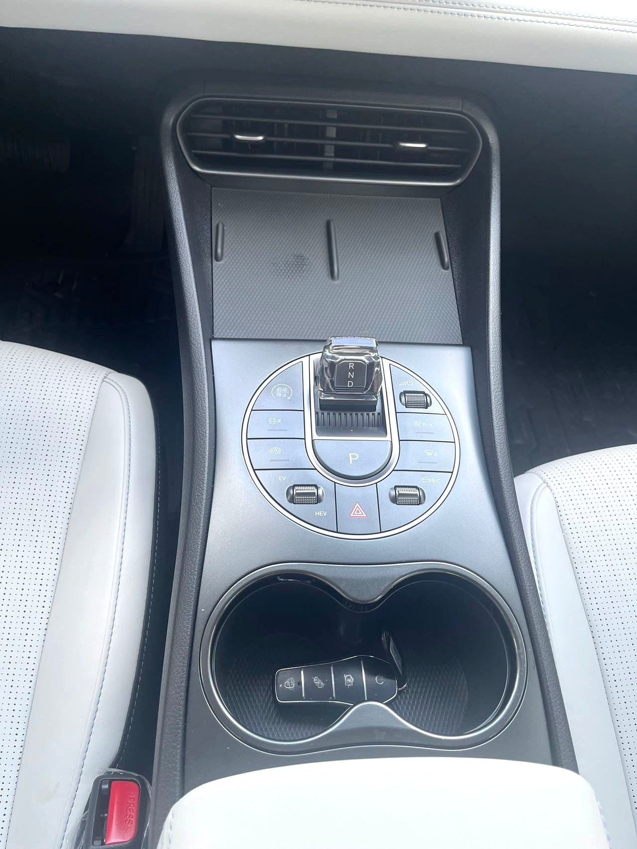 比亚迪 2023款 护卫舰07 DM-i 1.5T无级 205KM 尊贵型 自动挡