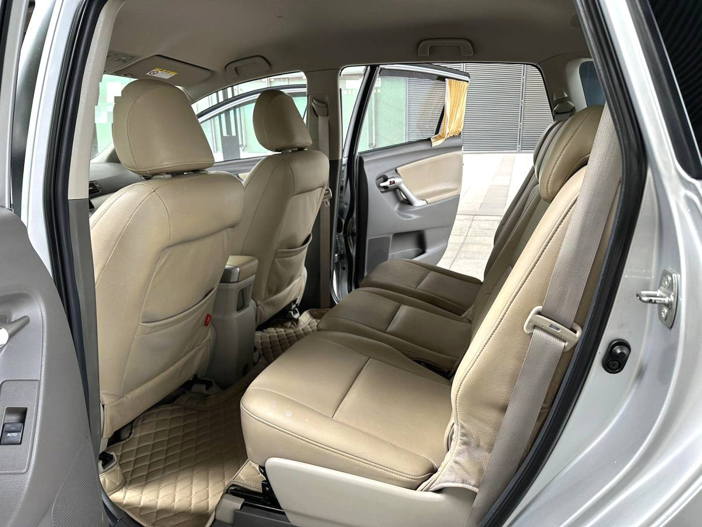 Toyota Verso 2015 1.8 CVT 180E кроссовер автомат