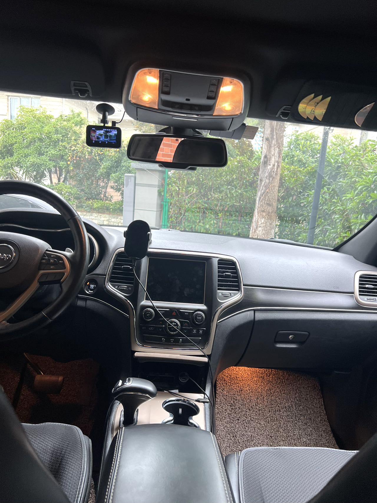 Jeep Grand Cherokee 2015 года (импортированный) 3.0 Comfort Navigation Edition Automatic