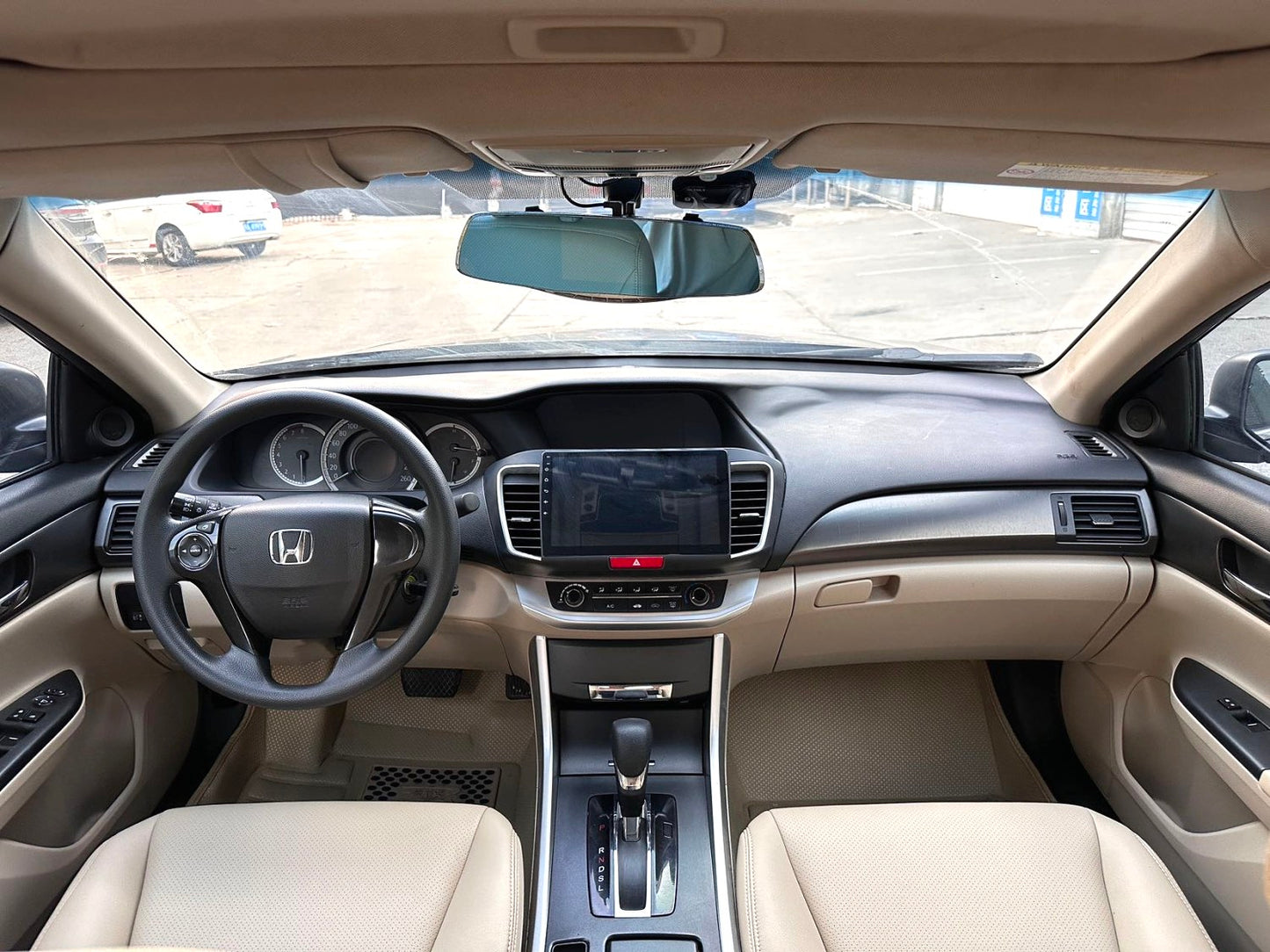 Honda Accord 2.0L CVT LX Comfort Edition Automatic (9-го поколения) 2015 года выпуска