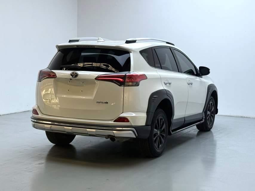 丰田 2019款 RAV4荣放 2.0 无级 两驱风尚X限量版 自动挡