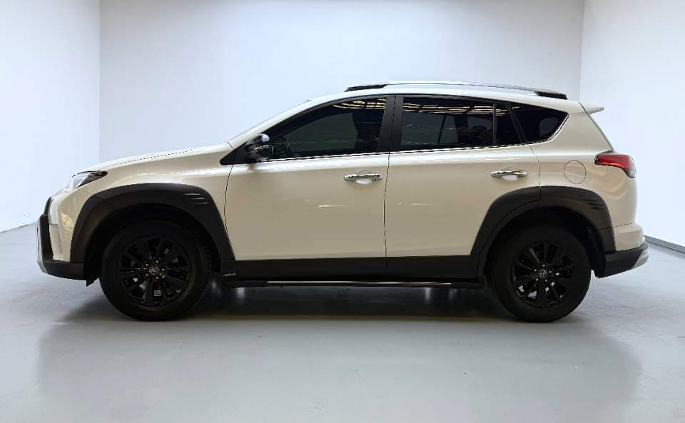 丰田 2019款 RAV4荣放 2.0 无级 两驱风尚X限量版 自动挡