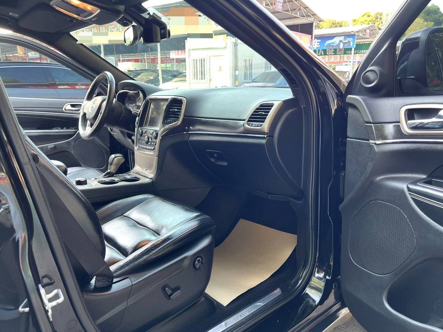 Jeep Grand Cherokee 2017 года (импортированный) 3.0 Comfort Navigation Edition Automatic