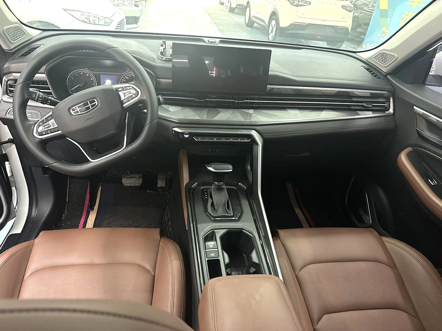 吉利 远景SUV(X6) 2021款 远景X6 Pro1.4T 尊贵型 自动挡