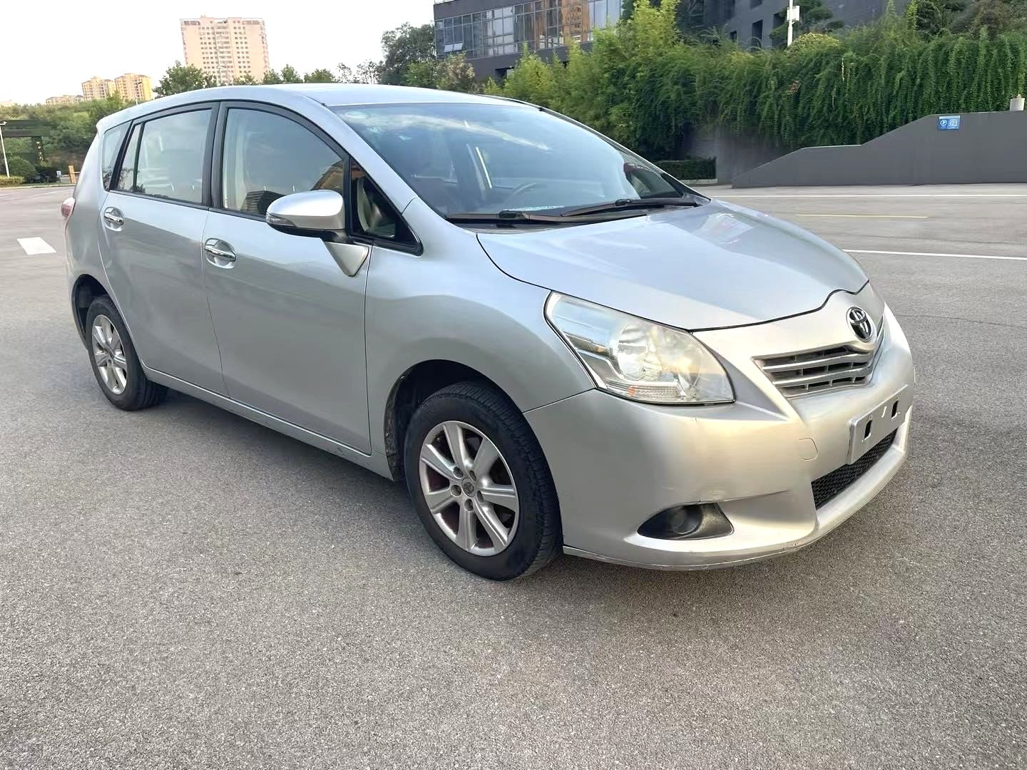 Toyota Verso 2014 1.8 CVT 180E Star Elite Edition с автоматической коробкой передач