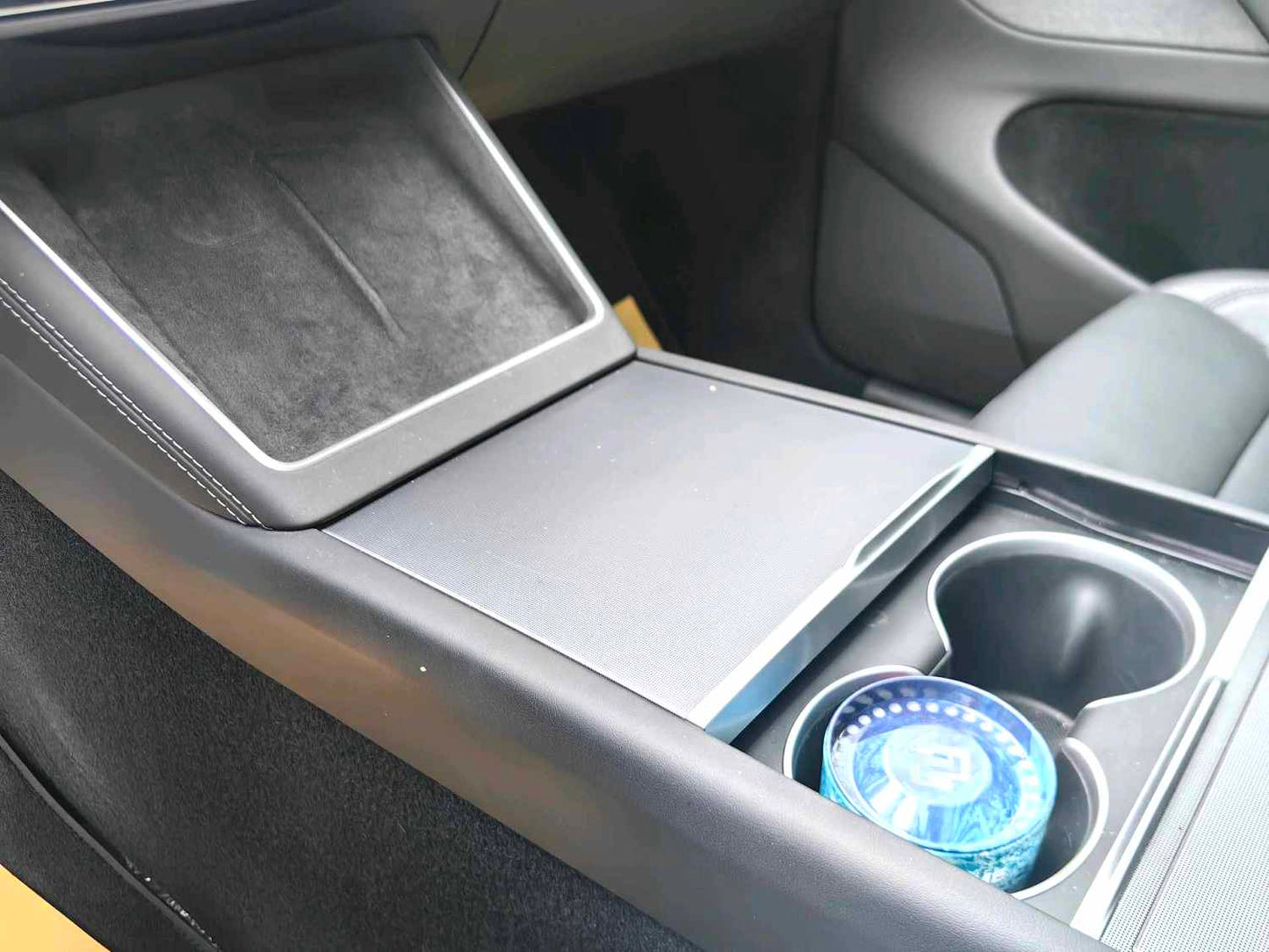 Tesla 2025 Model Y Rear-Wheel Drive Automatic