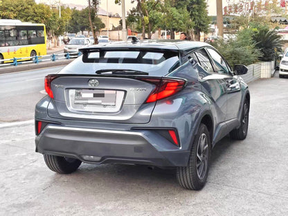 Toyota C-HR 2.0 CVT Luxury Automatic 2021 года