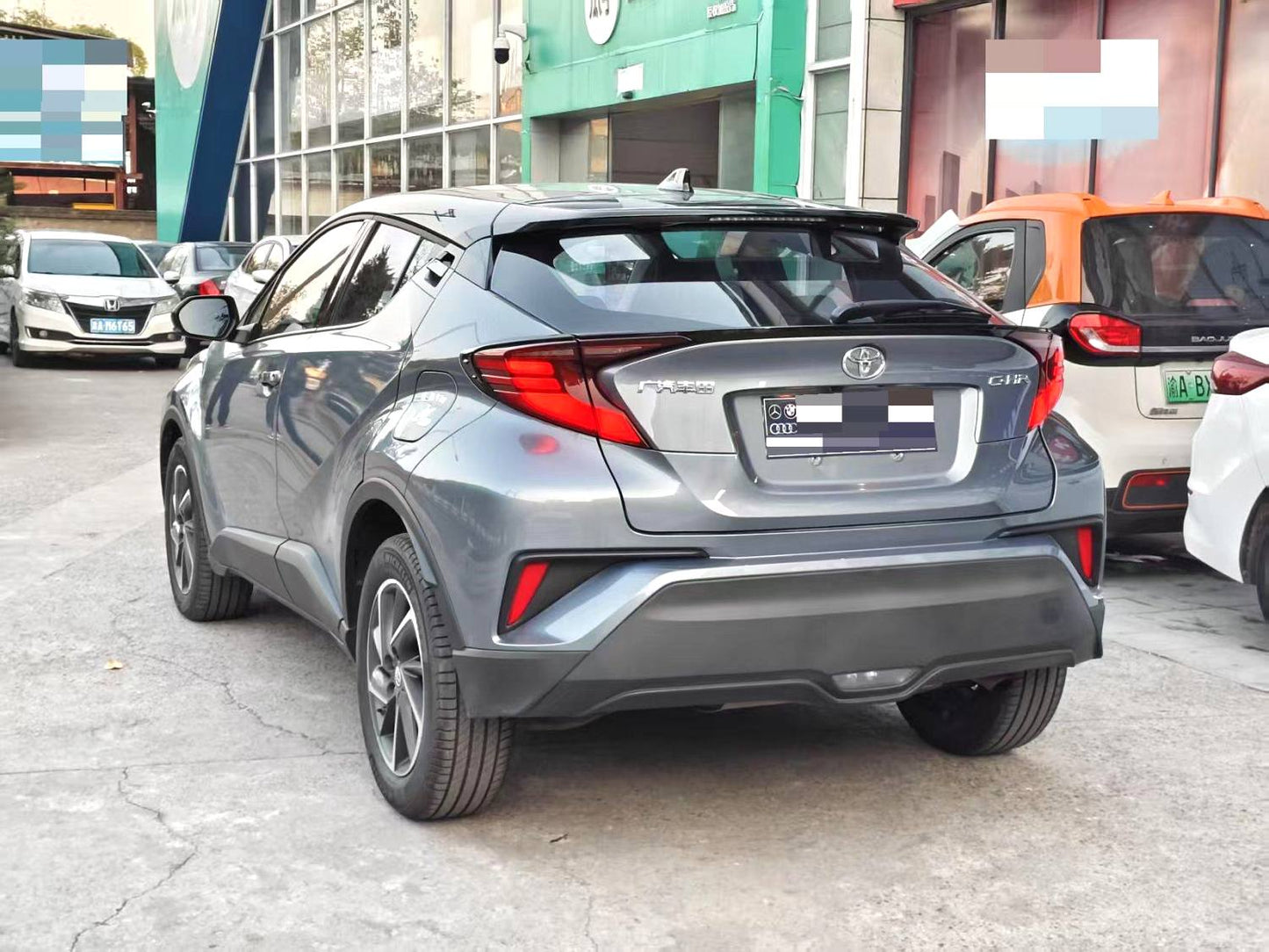 Toyota C-HR 2.0 CVT Luxury Automatic 2021 года