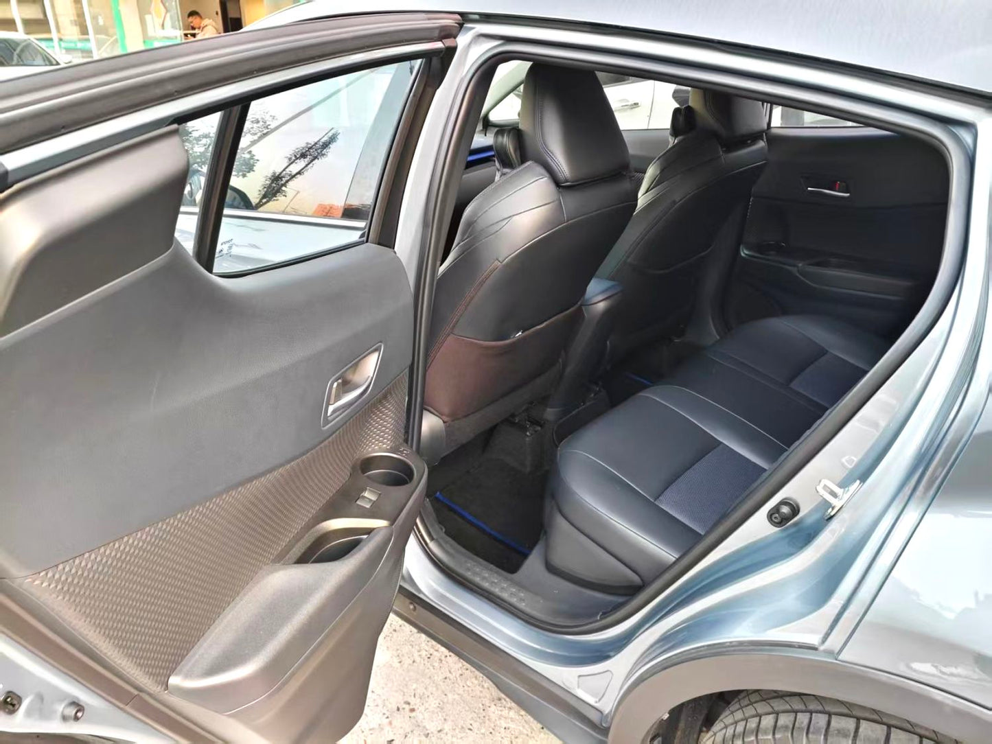 Toyota C-HR 2.0 CVT Luxury Automatic 2021 года