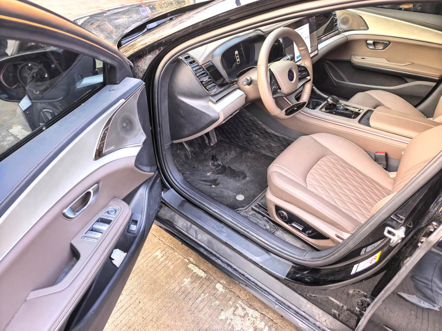 比亚迪2025款汉DM-i1.5T无级125KM尊贵型自动挡