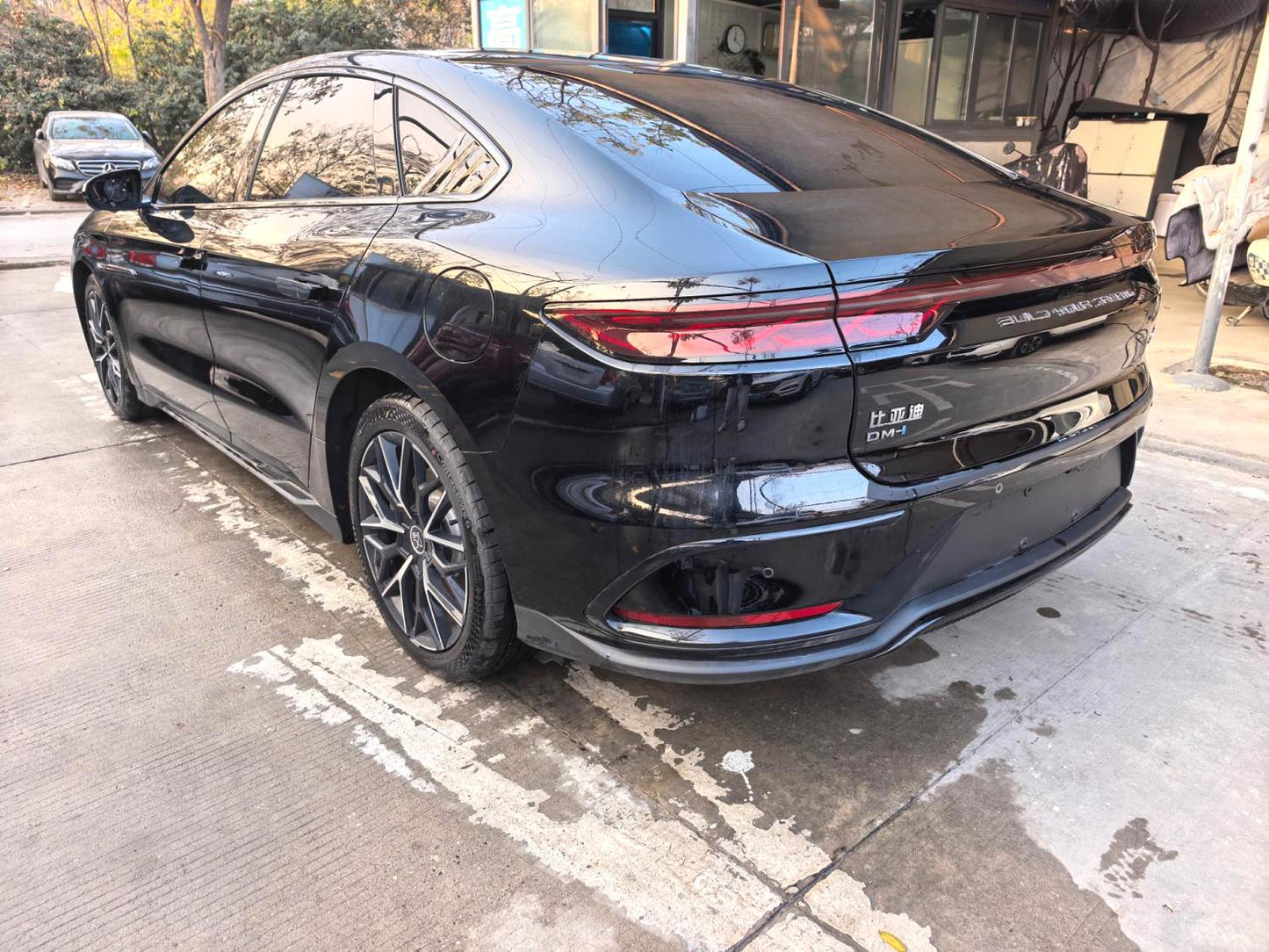 比亚迪2025款汉DM-i1.5T无级125KM尊贵型自动挡