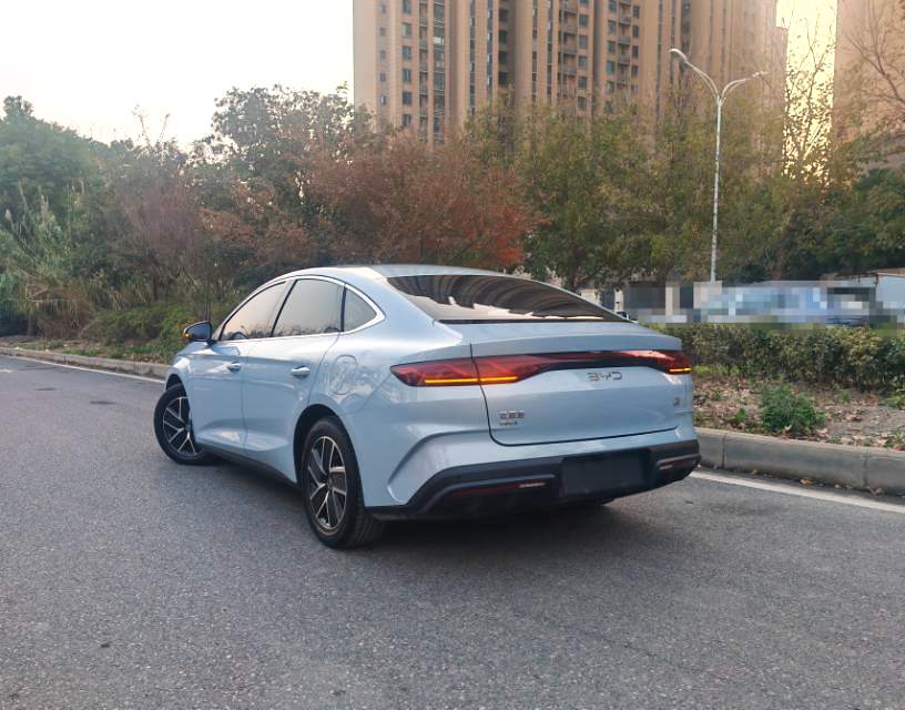 比亚迪2024款秦LDM-i1.5无级120KM领先型自动挡