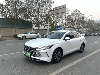 比亚迪2024款驱逐舰05DM-i1.5无级荣耀版55KM豪华型自动挡