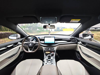 比亚迪2024款秦PLUSDM-i1.5无级荣耀版55KM领先型自动挡