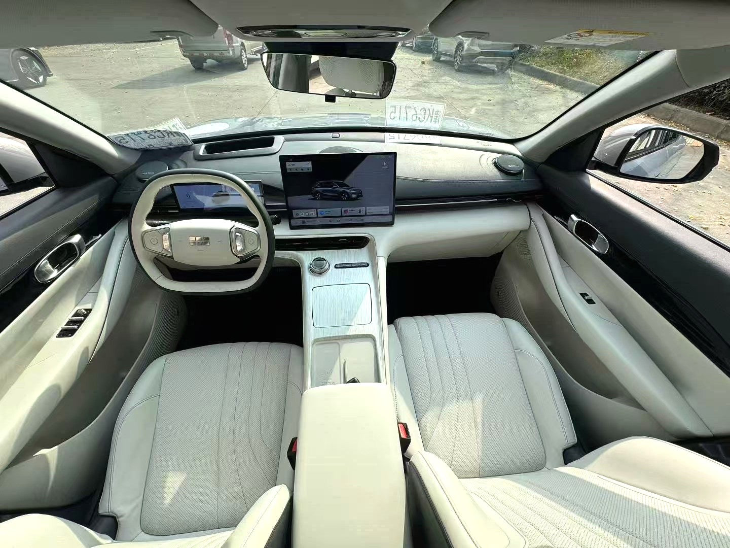 吉利银河2024款E5530km星舰版自动挡