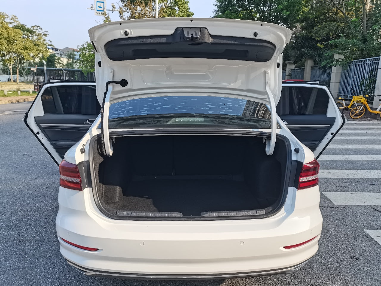 2022 Volkswagen Lavida 280TSI DSG Comfort Line Sedan