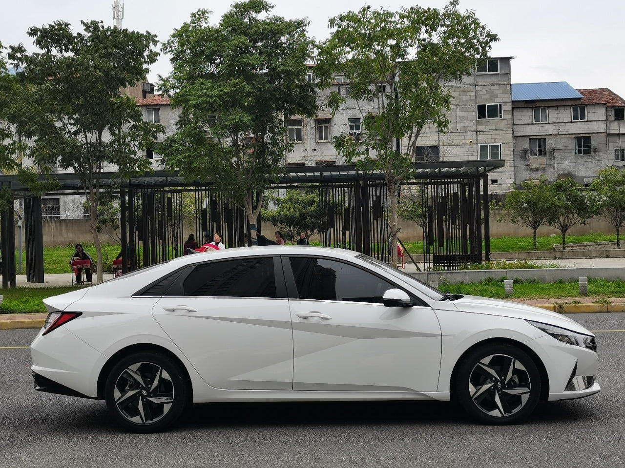 Hyundai Elantra 2022 1.5L CVT LUX Premium Edition